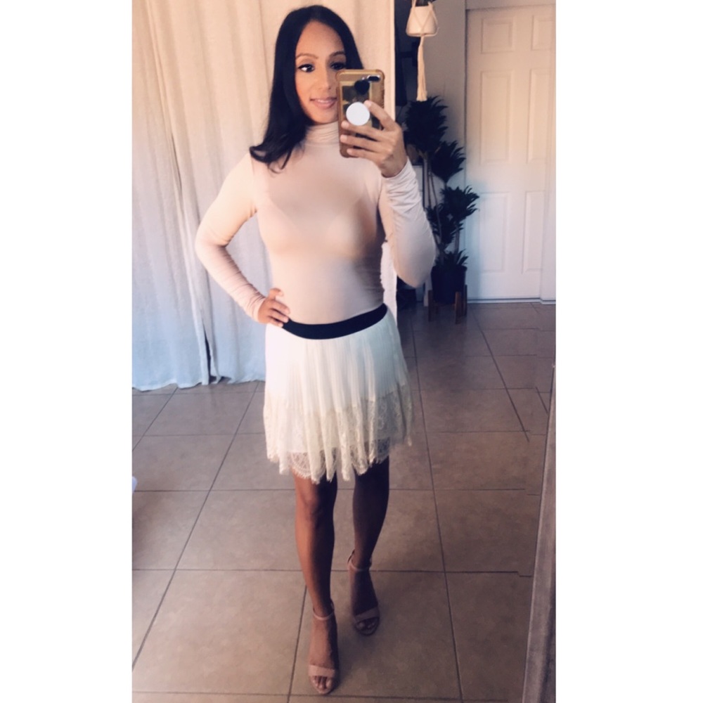 Lace skirt